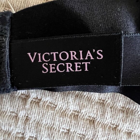 Victoria’s Secret VERY SEXY Lace Swarovski Crystal Bra Size 32B Push Up Beige - Picture 3 of 12